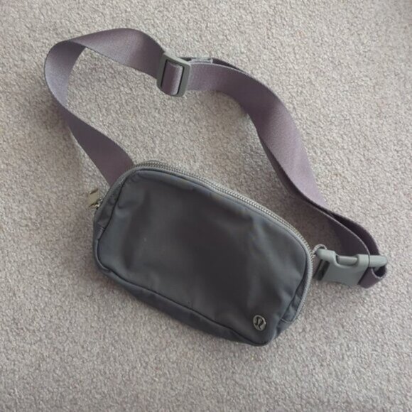 Lululemon Everywhere Belt Bag Gray Grey - Picture 1 of 11